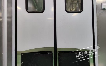 防撞自由门