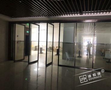 中轴门